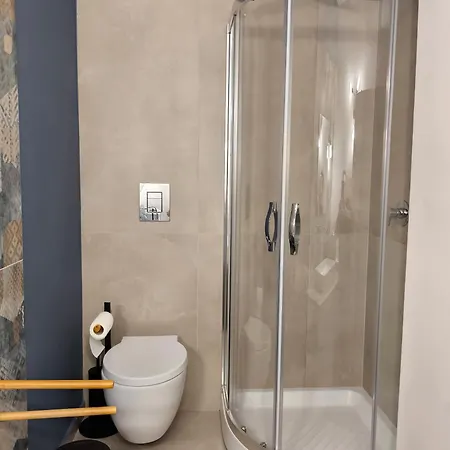 Vistamare Garden Relax 아파트 산리온